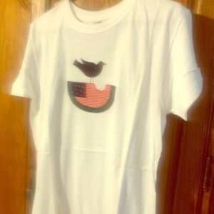 White Kids' T-Shirt with Bird & Flag Graphic